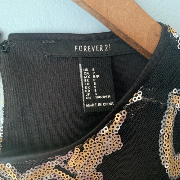 Forever 21 Sequined Gold Crop Top - Picture 3 of 5